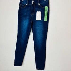 Lark & Grey Skinny Mid Rise Jeans For Women